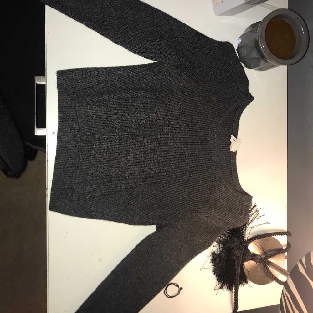 Crop top sweater